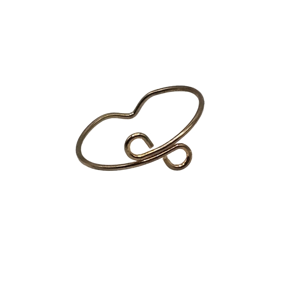 Adjustable Gold-Toned Wire Ring (Size 7)